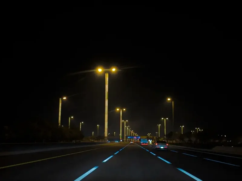 Smart city lighting expressway installation on Qatar Airport Expressway by OptoSmart